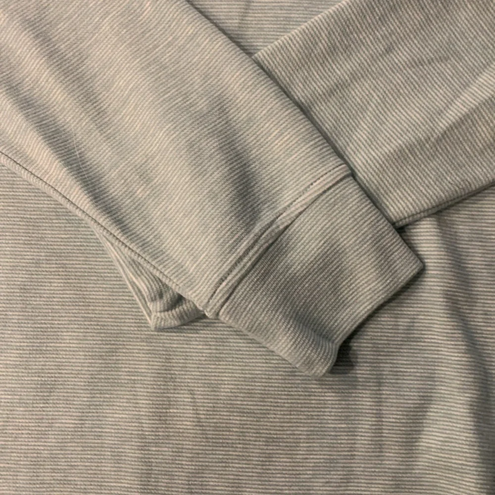 Vineyard vines saltwater 1/4 zip, lagoon tide, size XS